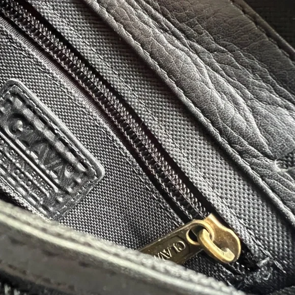 CLAVA LEATHER WALLET WAIST PACK - Summer Travel? Keep it all Together. - Picture 3 of 9